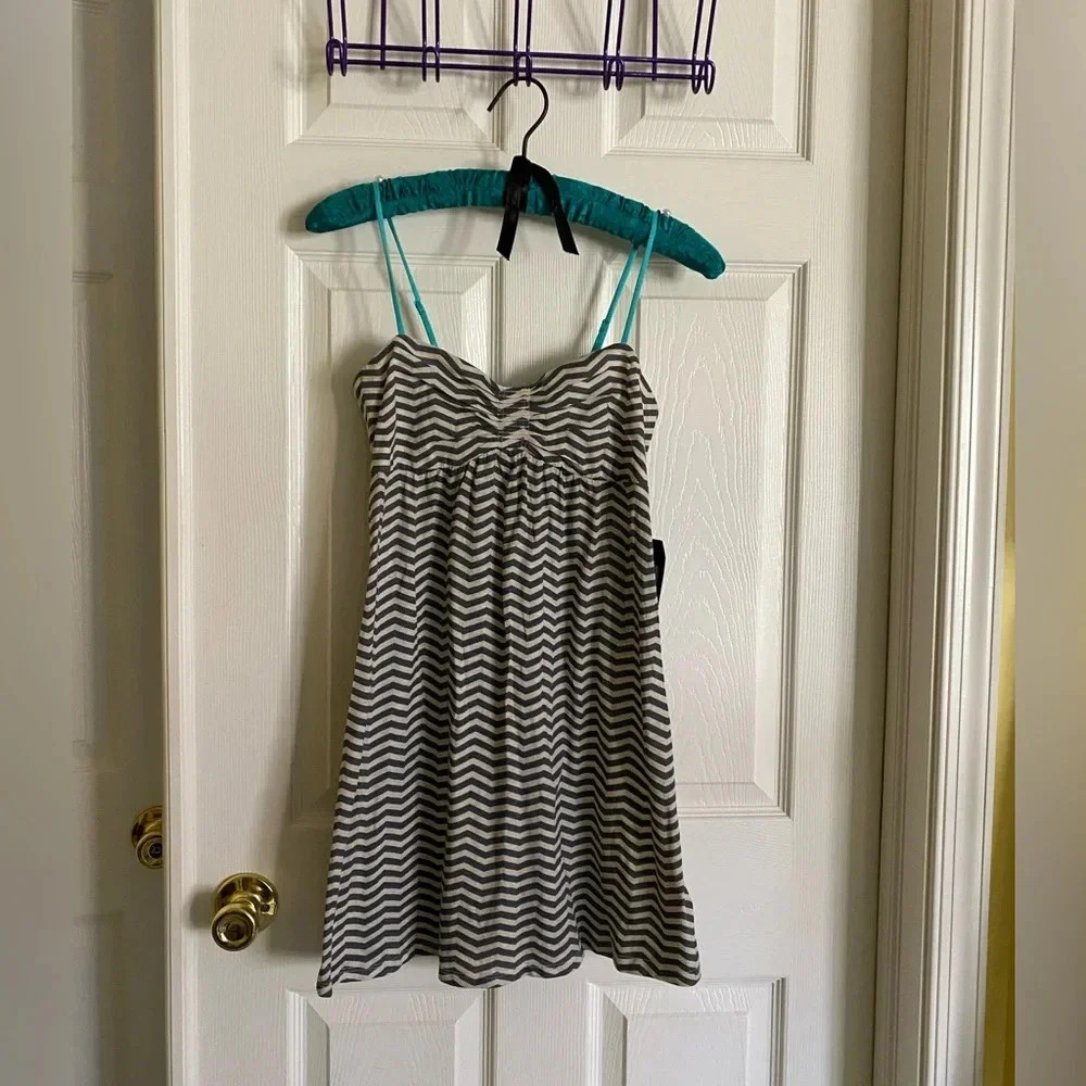 Roxy Sundress NWT
teal and cream chevron size small